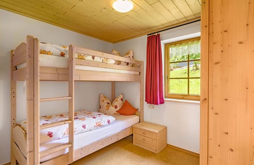 Schwarzenbach Apartment | 75 m² Apartment ∙ 2 bedrooms ∙ 4 guests