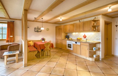 Schwarzenbach Apartment | 75 m² Apartment ∙ 2 bedrooms ∙ 4 guests
