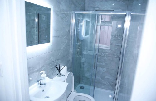 South Harrow Apartment | 75 m² Apartment ∙ 1 bedroom ∙ 2 guests