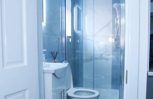 South Harrow Apartment | 75 m² Apartment ∙ 1 bedroom ∙ 2 guests