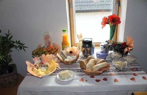 Hanau Apartment | 75 m² Apartment ∙ 1 bedroom ∙ 4 guests