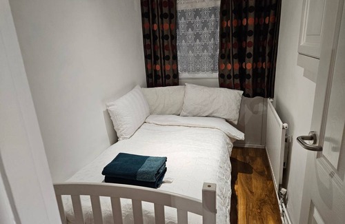 Wandle Valley Apartment | 75 m² Apartment ∙ 2 bedrooms ∙ 6 guests