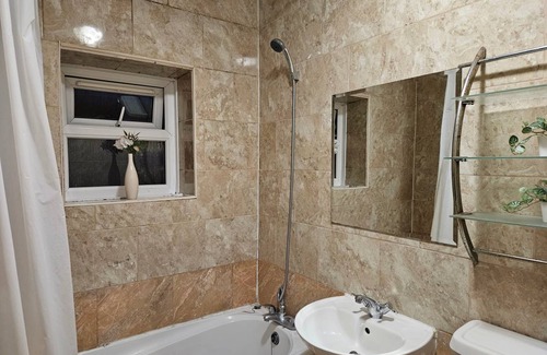 Wandle Valley Apartment | 75 m² Apartment ∙ 2 bedrooms ∙ 6 guests