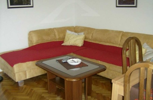 Komarna Apartment | 75 m² Apartment ∙ 2 bedrooms ∙ 5 guests