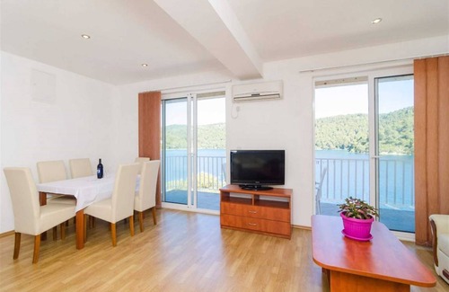 Polace Apartment | 75 m² Apartment ∙ 2 bedrooms ∙ 5 guests