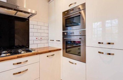 Wigan Apartment | 75 m² Apartment ∙ 2 bedrooms ∙ 4 guests