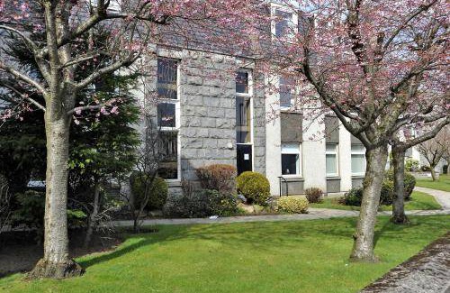 Aberdeen West End Apartment | 75 m² Apartment ∙ 2 bedrooms ∙ 5 guests
