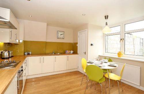 Aberdeen West End Apartment | 75 m² Apartment ∙ 2 bedrooms ∙ 5 guests