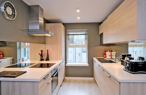 Central Aberdeen Apartment | 75 m² Apartment ∙ 2 bedrooms ∙ 4 guests