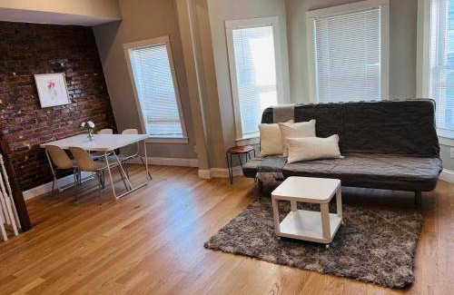 Allston Apartment | 75 m² Apartment ∙ 3 bedrooms ∙ 8 guests