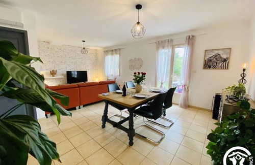 Pouzols-Minervois House | 75 m² Gîte ∙ 2 bedrooms ∙ 4 guests