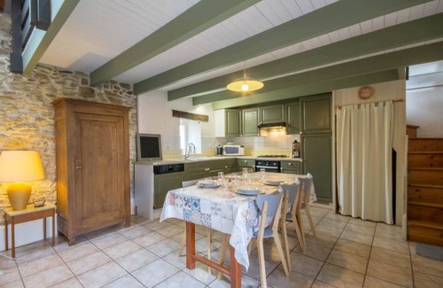 Le Palais House | 75 m² Gîte ∙ 2 bedrooms ∙ 4 guests