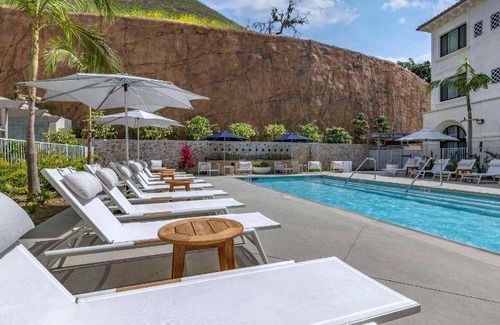 Calabasas Hotel | 75 m² Hotel ∙ 127 guests