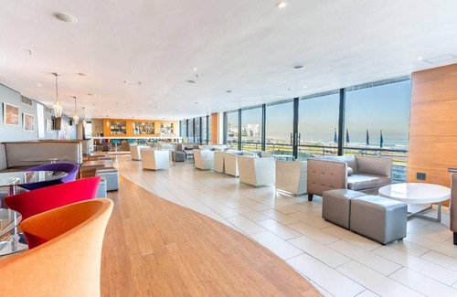 Bloubergstrand Hotel | 75 m² Hotel ∙ 127 guests
