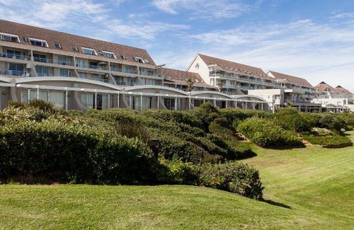 Bloubergstrand Hotel | 75 m² Hotel ∙ 2 bedrooms ∙ 127 guests