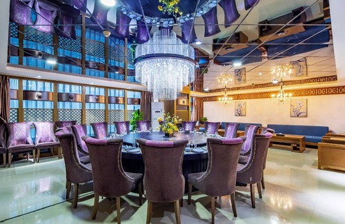 Dengfeng Hotel | 75 m² Hotel ∙ 2 guests