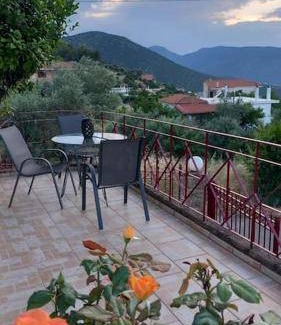 Chalcis House | 75 m² House ∙ 2 bedrooms ∙ 5 guests