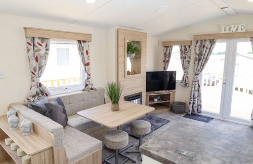 Crowle Cabin | 75 m² Lodge ∙ 3 bedrooms ∙ 6 guests