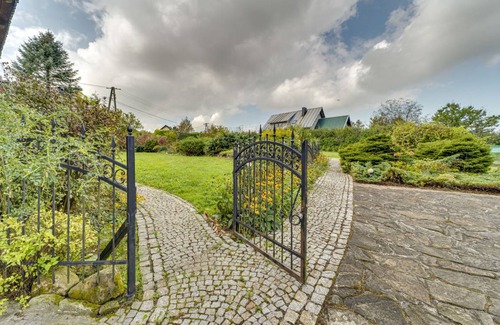 Borowna House | 750 m² House ∙ 6 bedrooms ∙ 12 guests