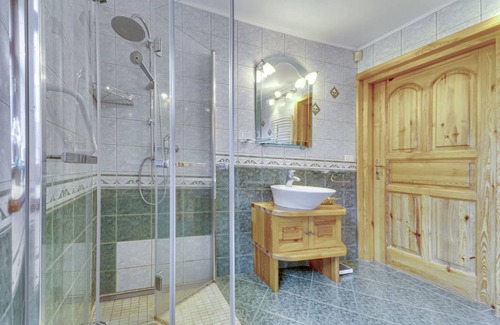 Borowna House | 750 m² House ∙ 6 bedrooms ∙ 12 guests