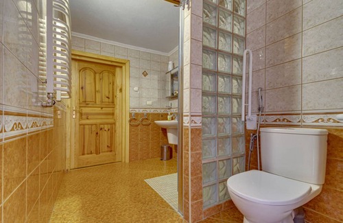 Borowna House | 750 m² House ∙ 6 bedrooms ∙ 12 guests