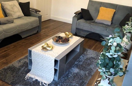 Bolton House | 752 m² House ∙ 4 bedrooms ∙ 10 guests