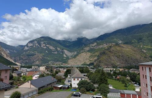 Saint-Jean-de-Maurienne House | 75m apartment in Saint-Jean-de-Maurienne