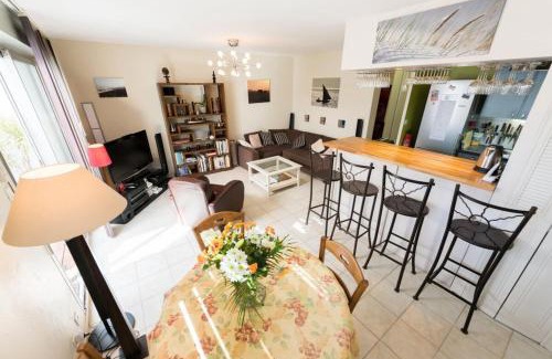 Saint-Martin-de-Re Apartment | 75m2 flat on the harbour car park included