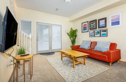 Downtown Anchorage Condo | 76 m² Condo ∙ 2 bedrooms ∙ 4 guests