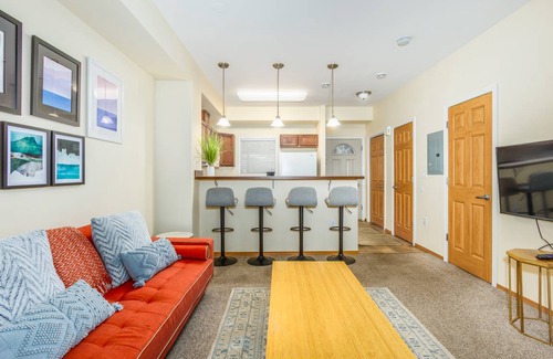 Downtown Anchorage Condo | 76 m² Condo ∙ 2 bedrooms ∙ 4 guests
