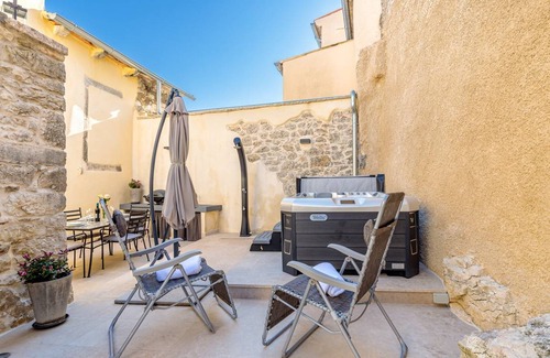 Pican House | 76 m² House ∙ 2 bedrooms ∙ 4 guests