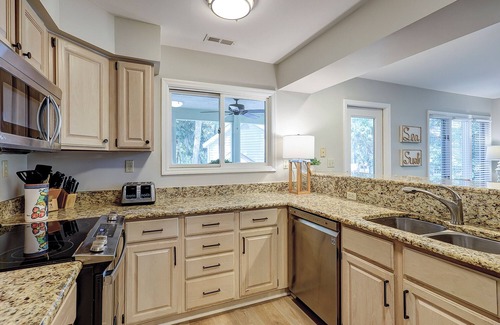 Hilton Head Island Condo | 7627 Huntington-Quick150 yards walk to the beach & Fido Friendly