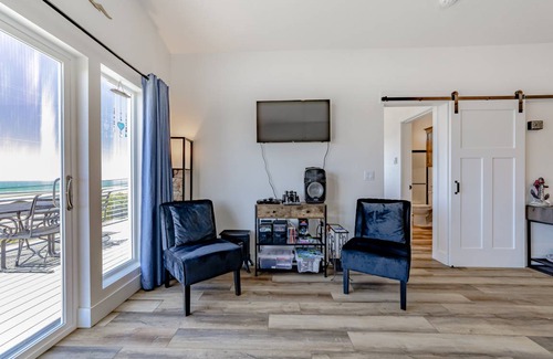 Gold Beach Cottage | 77 m² Cabin ∙ 2 bedrooms ∙ 4 guests