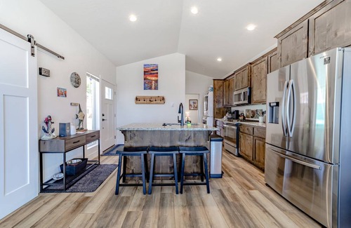 Gold Beach Cottage | 77 m² Cabin ∙ 2 bedrooms ∙ 4 guests