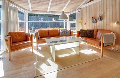 Sønderstrand House | 77 m² House ∙ 3 bedrooms ∙ 8 guests