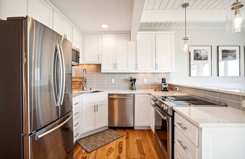 Downtown Cannon Beach House | 777 Ocean - Beachfront! - Beachcomber Vacation Homes