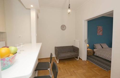 Pangrati Resort | 78 m² Private room ∙ 1 bedroom ∙ 1 guest
