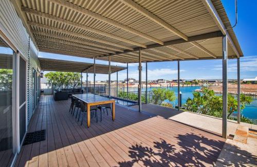 Exmouth House | 78 Madaffari Drive