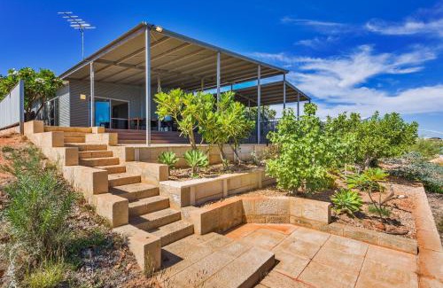 Exmouth House | 78 Madaffari Drive