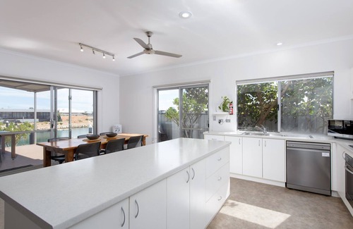 Exmouth House | 78 Madaffari Drive - Private pool