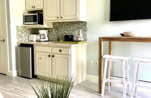 Baytowne Wharf Apartment | 79.00 a per night in March ! Beautifully updated, Walk to dining-LARGE BALCONY!