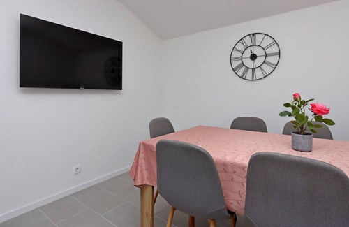 Rab Town Apartment | 79 m² Apartment ∙ 4 bedrooms ∙ 8 guests