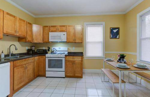 Ashmont Apartment | 79 m² Apartment ∙ 2 bedrooms ∙ 6 guests