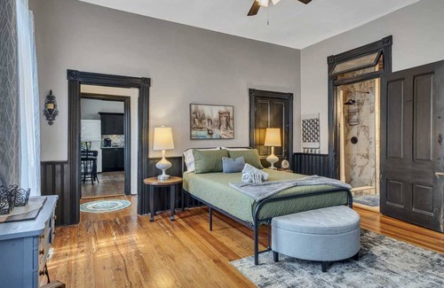 Clarksville Condo | 79 m² Condo ∙ 1 bedroom ∙ 4 guests