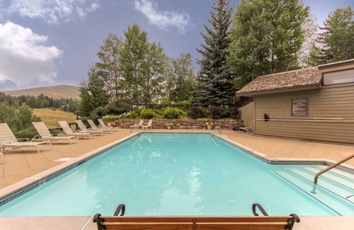 Elkhorn Village Condo | 79 m² Condo ∙ 2 bedrooms ∙ 5 guests