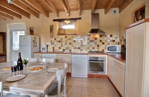 Langoat House | 79 m² Gîte ∙ 3 bedrooms ∙ 6 guests