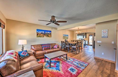 Salida House | 7984 Pet-Friendly Townhome with Grill!