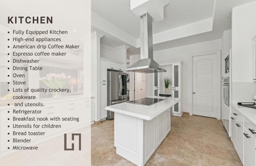 Tamiami House | 7BD Paradise with Amazing pool Jacuzzi Games L32