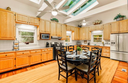 Massanutten Ski Chalet | 7BR Chateau in Massanutten, Sleeps 18