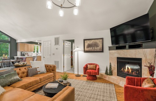 Massanutten House | 7BR Designer Home w/Hot Tub, Game Room